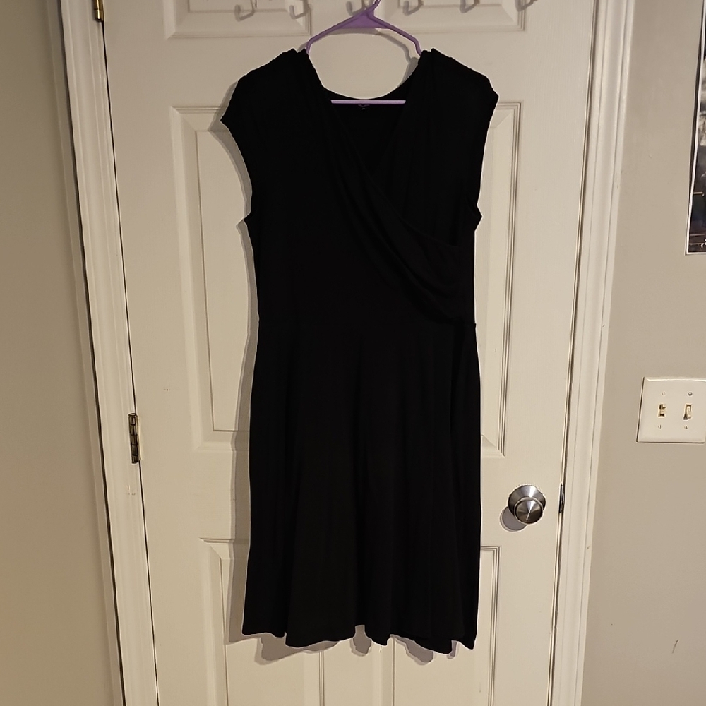 Chic Black Midi Dress for Women